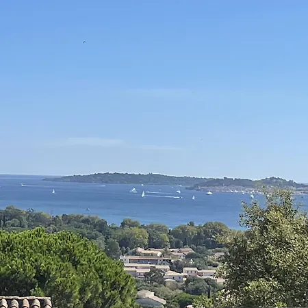 Vue Piscine * Grimaud