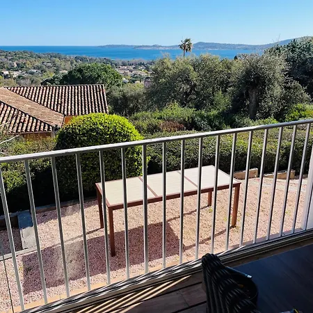 Vue Piscine * Grimaud